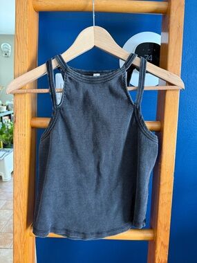 Ribbed High-Neck Tank Top in Charcoal Sz M